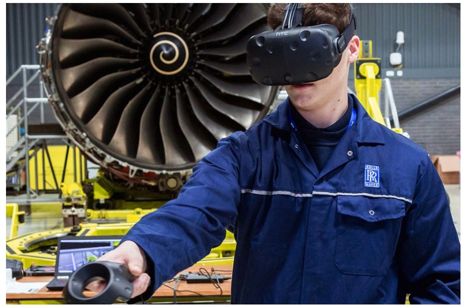 Rolls-Royce and Qatar Airways train their maintenance engineers in virtual reality